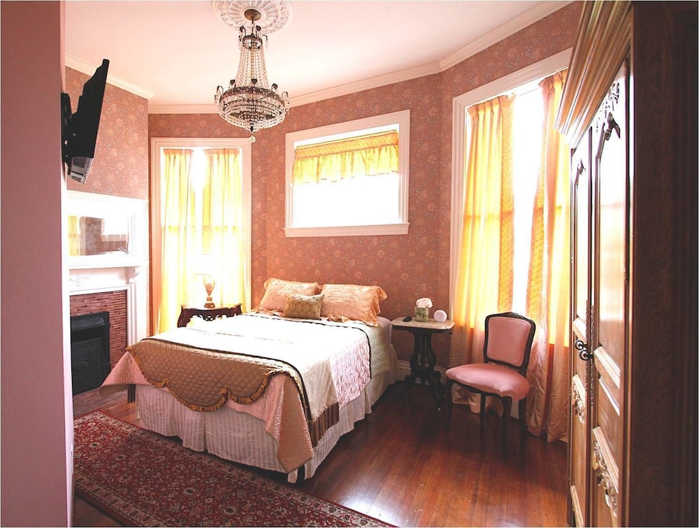 Economy Double Room, Ensuite (Serafim Room)
