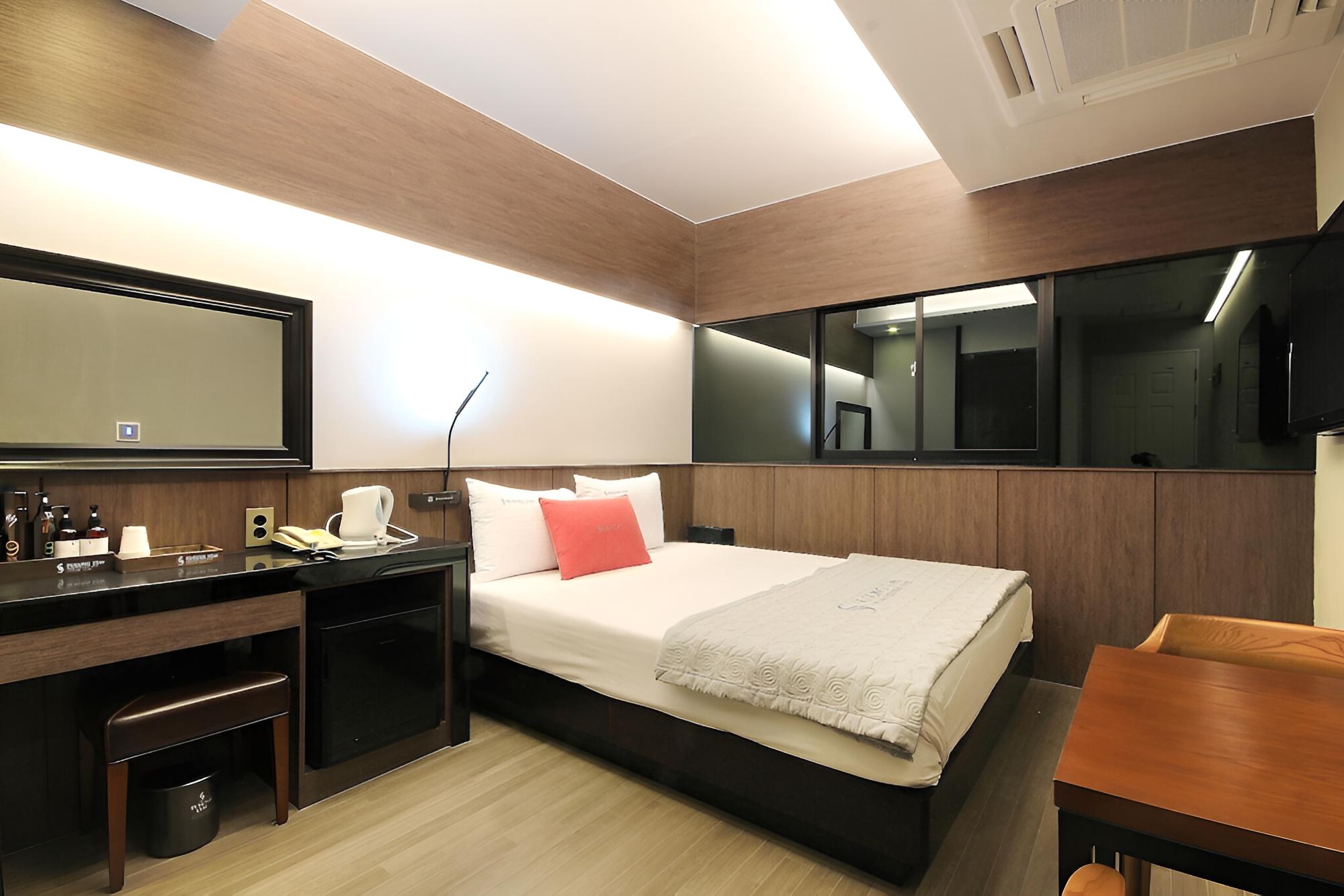 Room (Standard Room) - Photo 5