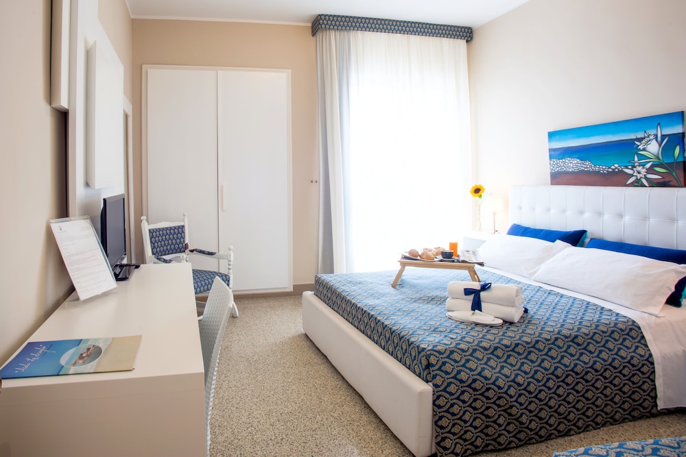 Superior Double Room, Balcony, Garden View