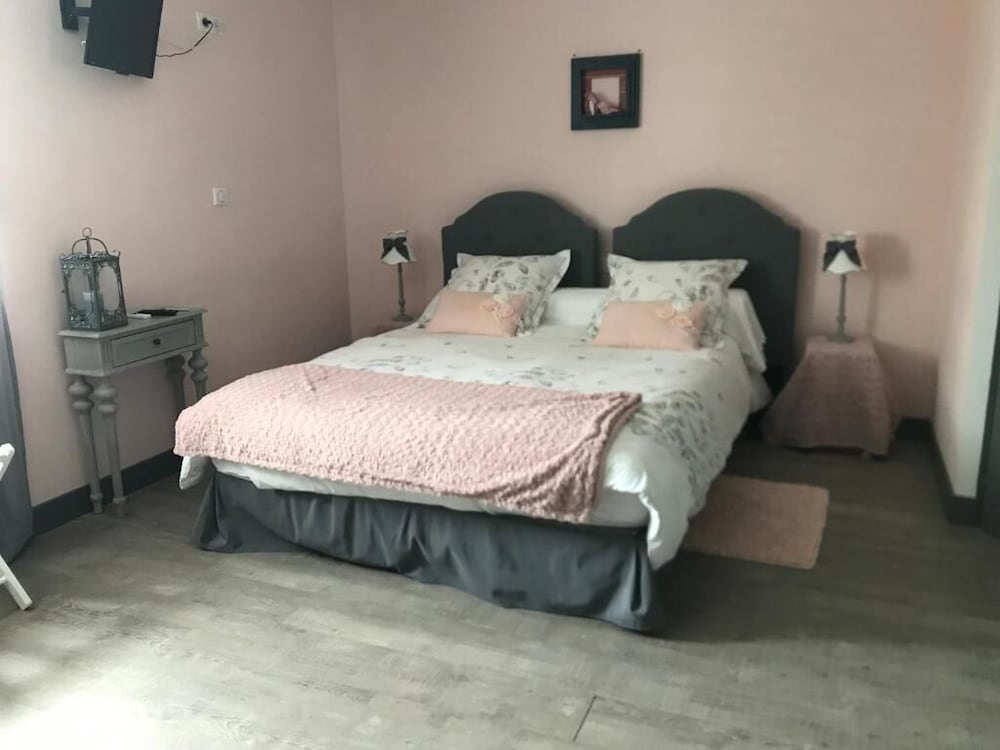 Romantic Double Room, 1 Queen Bed, Non Smoking photo 1