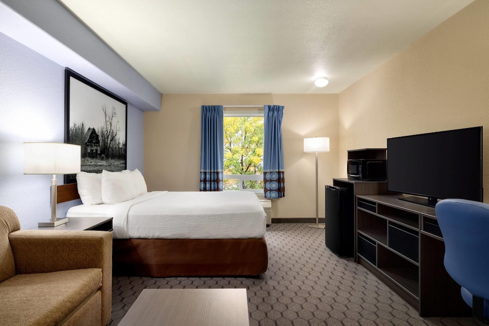 Business Room, 1 Queen Bed with Sofa bed, Non Smoking