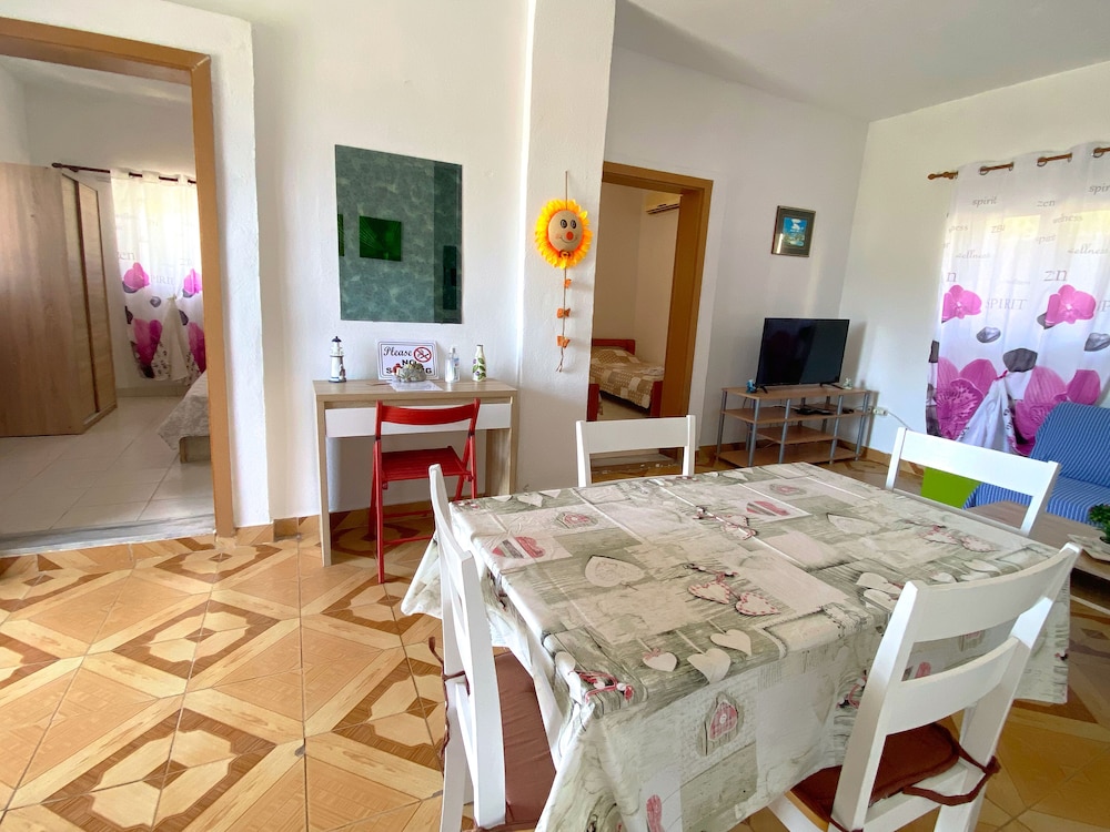 Family House, 2 Bedrooms, Sea View