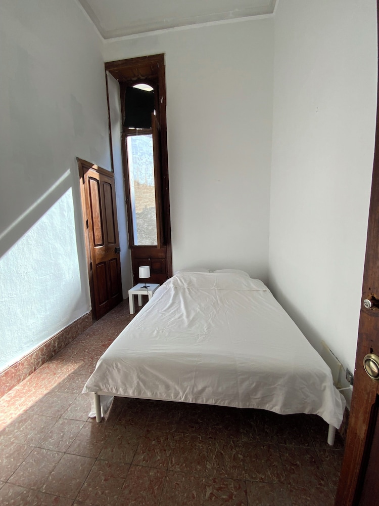 Economy Room, Garden View