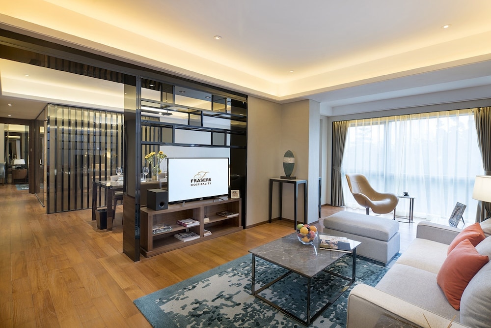 Two Bedroom Executive Study thumbnail 5