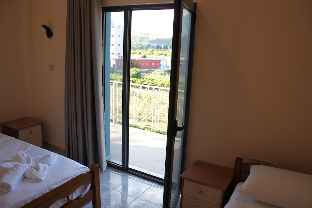 Basic Single Room photo 3