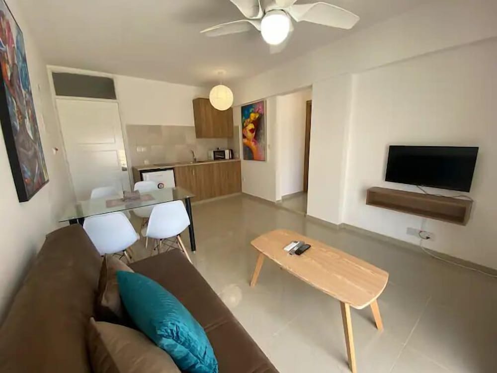 One Bedroom Apartment Suite 307 photo 2