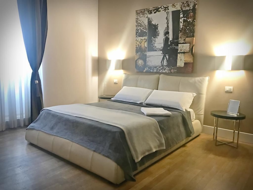 Superior Room, 1 Queen Bed, Jetted Tub photo 2