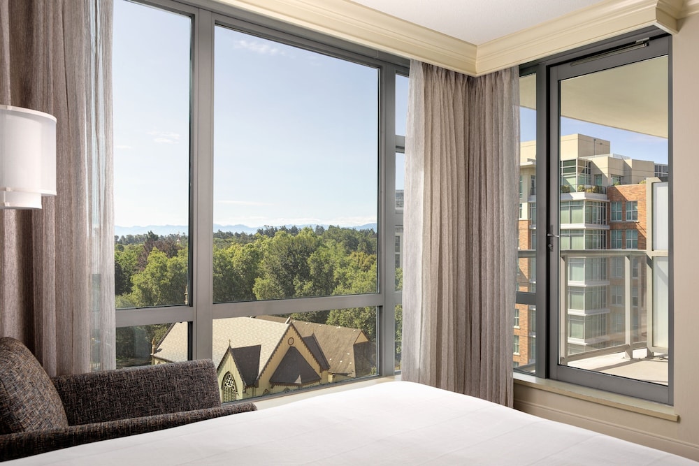 Room, 2 Queen Beds, City View (Balcony) - Photo 4