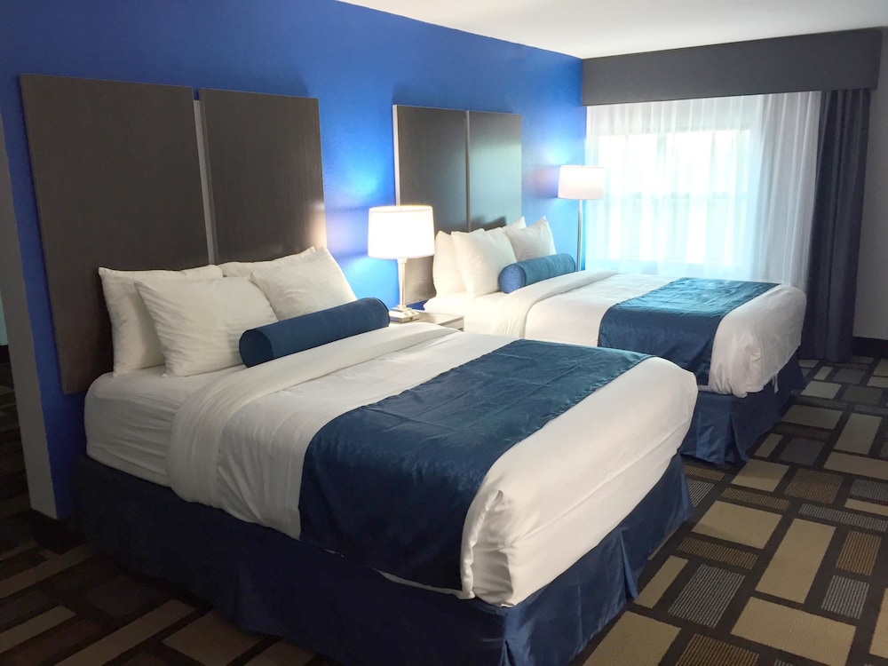 Suite, 2 Queen Beds, Non Smoking, Kitchenette - Photo 1