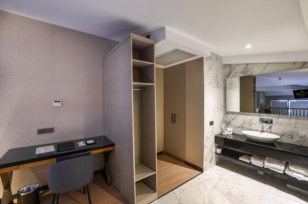 Superior Penthouse Room photo 3