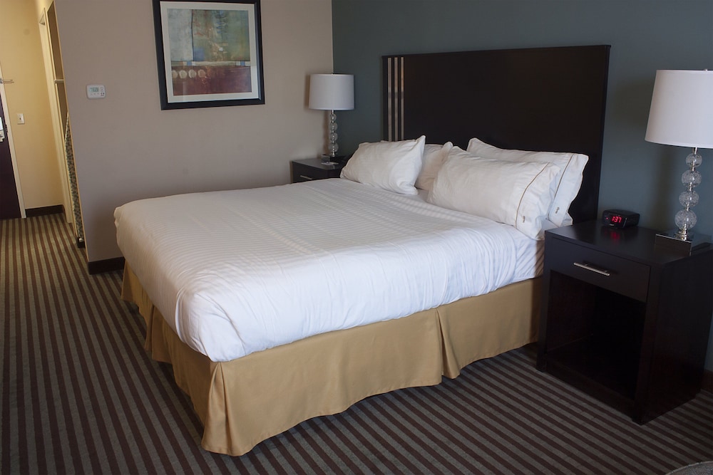 Standard Room, 1 King Bed - Photo 1