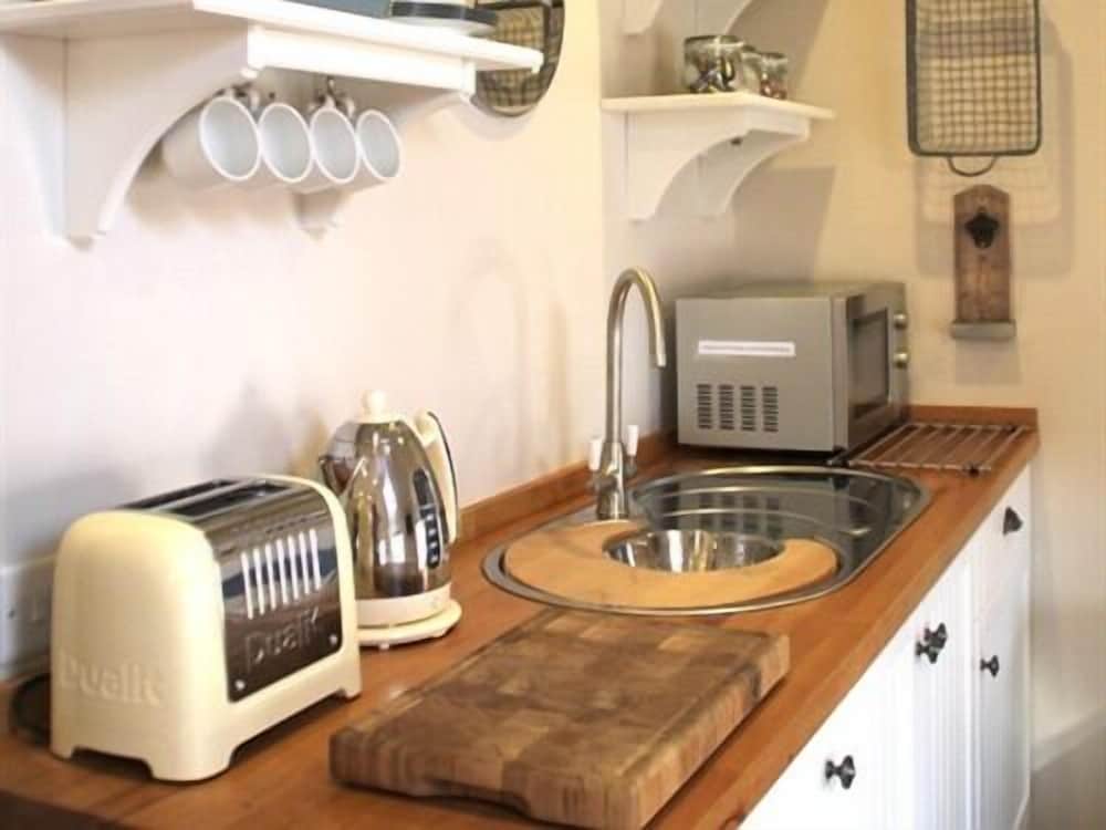 Double Room, Ensuite (Upper Cottage) photo 2