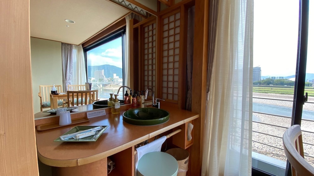 Japanese Style Room with Beds and Futon, River View photo 3