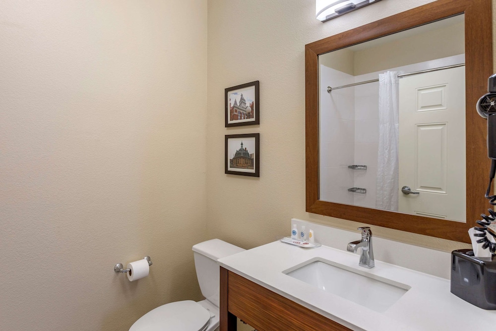 Room, 2 Queen Beds, Non Smoking - Photo 7