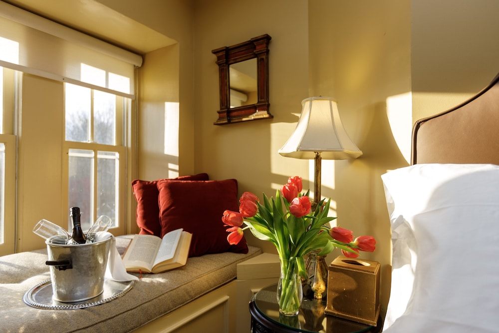 Luxury Room, 1 Bedroom, Jetted Tub, Garden View