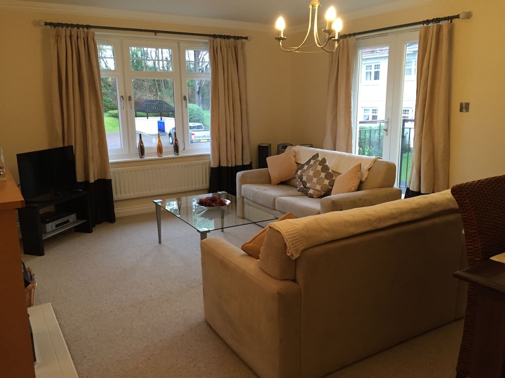 Luxury Apartment, 2 Bedrooms, Accessible (3H, Abbotsford) photo 1