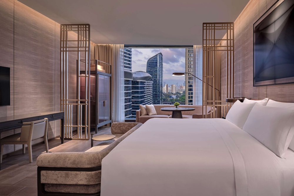 Deluxe Room, 1 King Bed