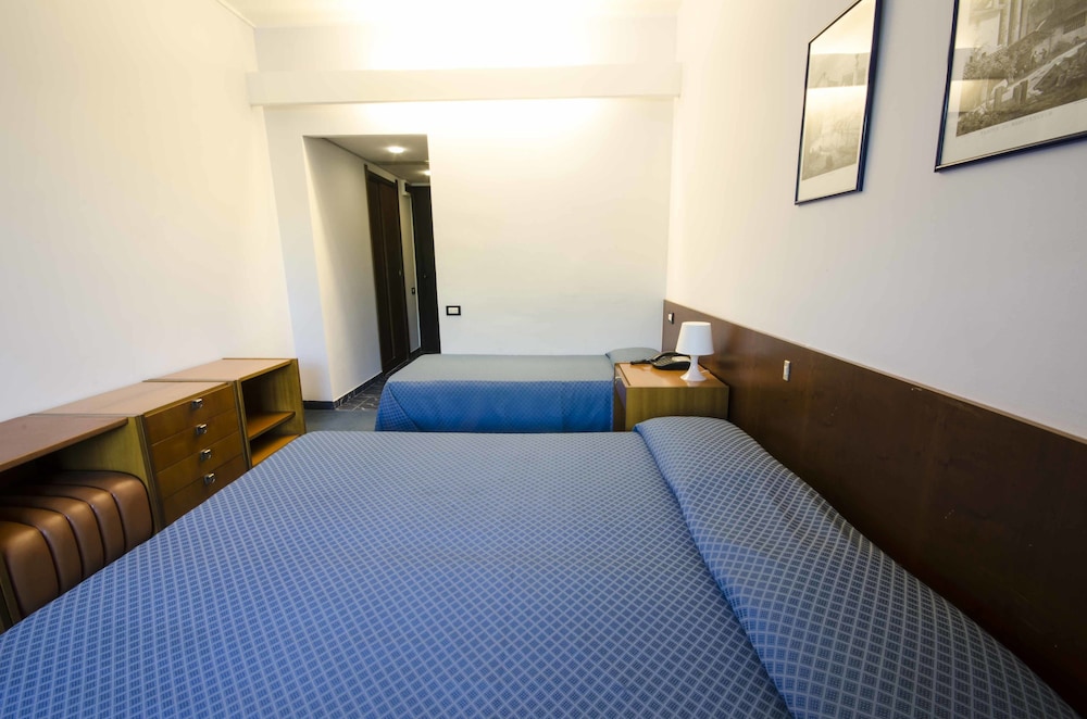 Economy Triple Room, Balcony photo 3