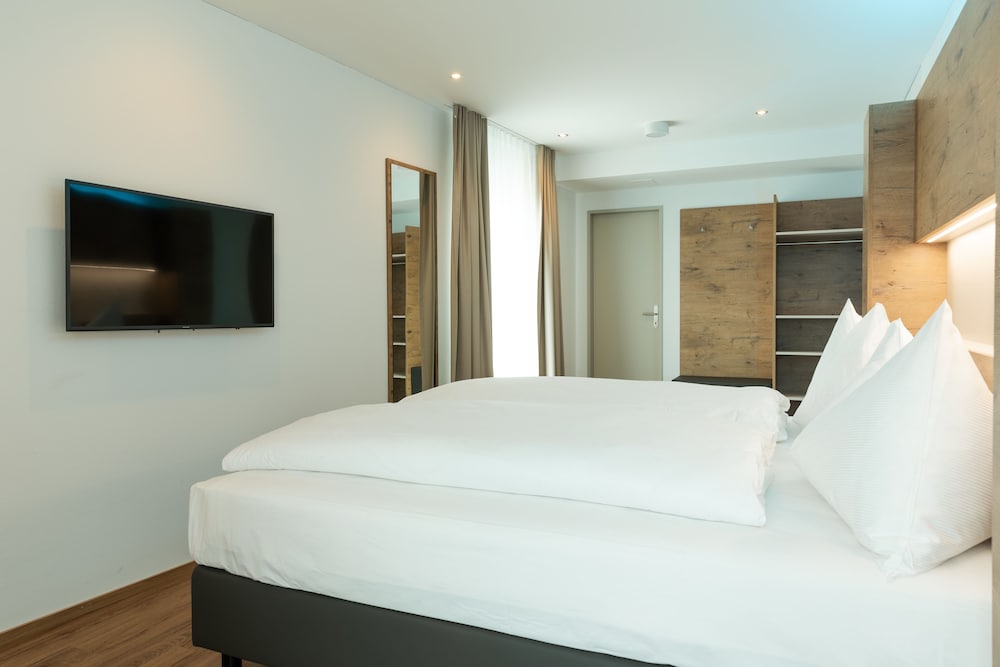Deluxe Double Or Twin Room photo 2