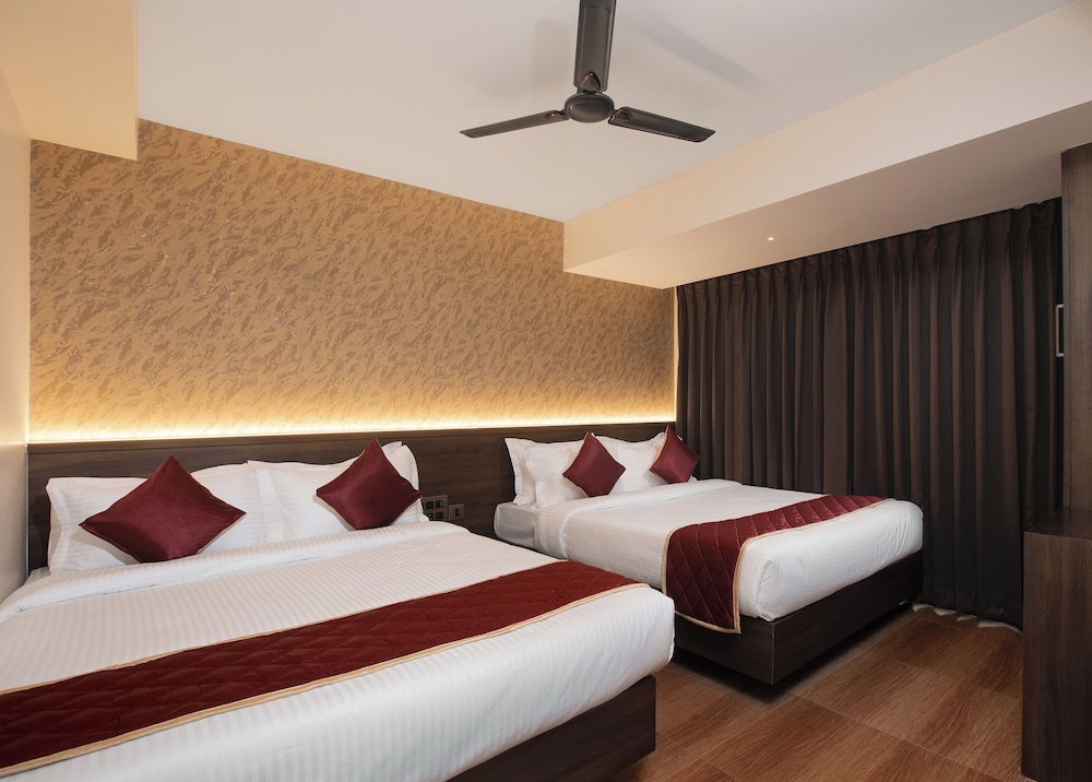 Executive Quadruple Room - Photo 1