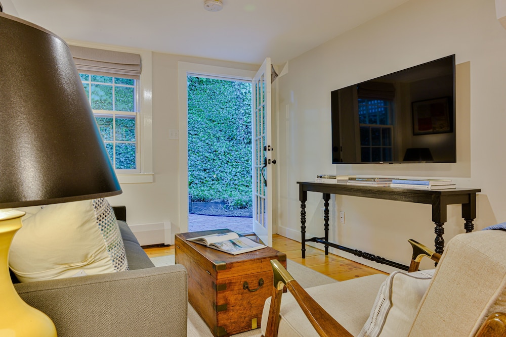 Deluxe Suite photo 2