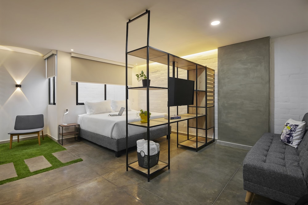 Deluxe Studio Suite photo 2