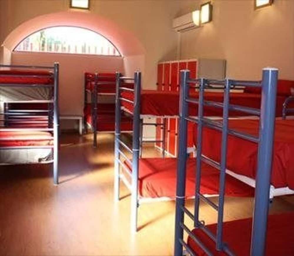 Shared Dormitory, Mixed Dorm, Shared Bathroom (1 Bed In A 8-Bed Dormitory Room) photo 2