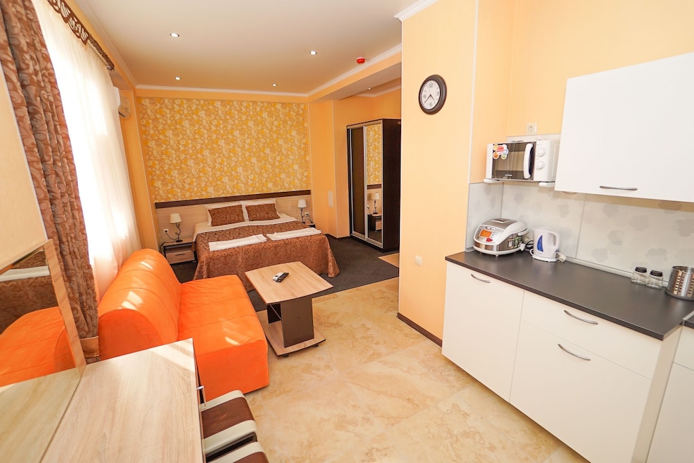 Family Room, Balcony
