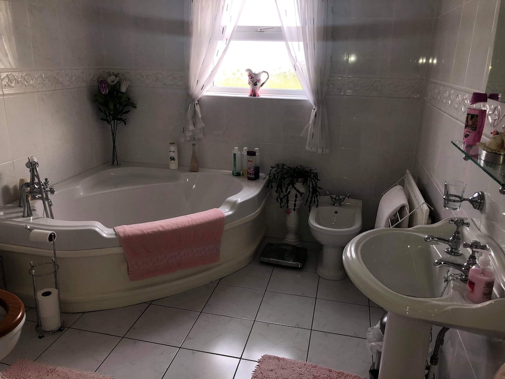 Basic Double Room photo 2