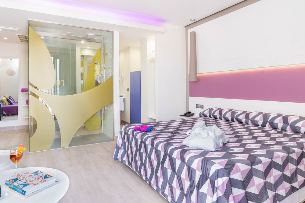 Premium Double Room, Balcony photo 2