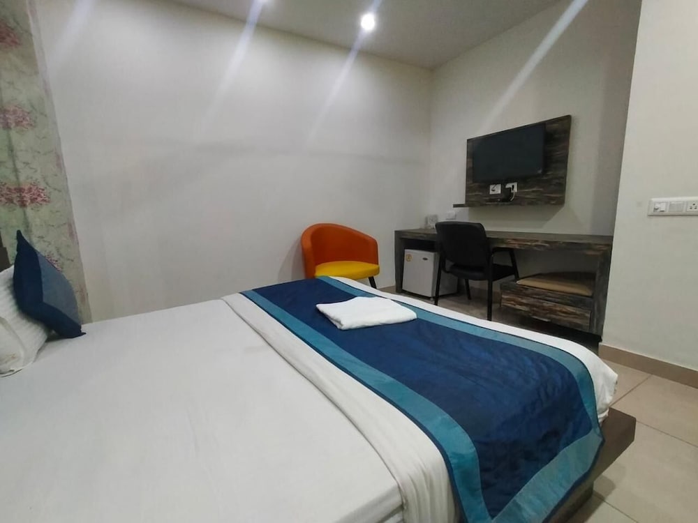 Executive Room - Photo 1