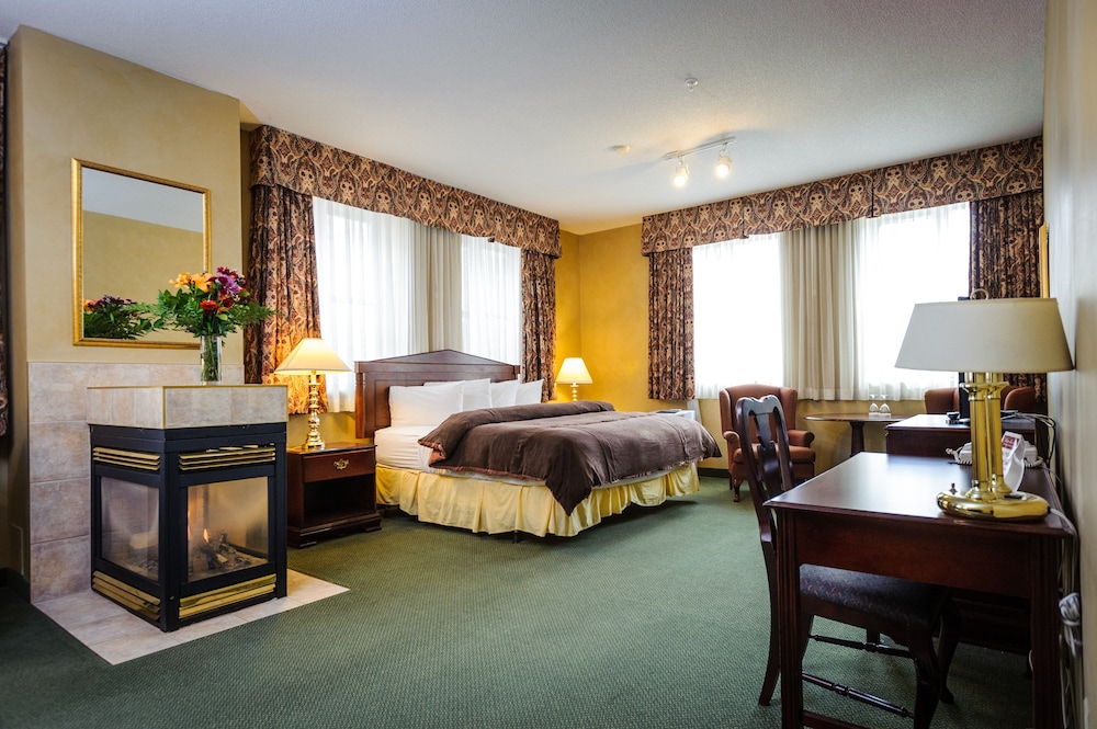 Family Suite, 1 King Bed with Sofa bed - Photo 3