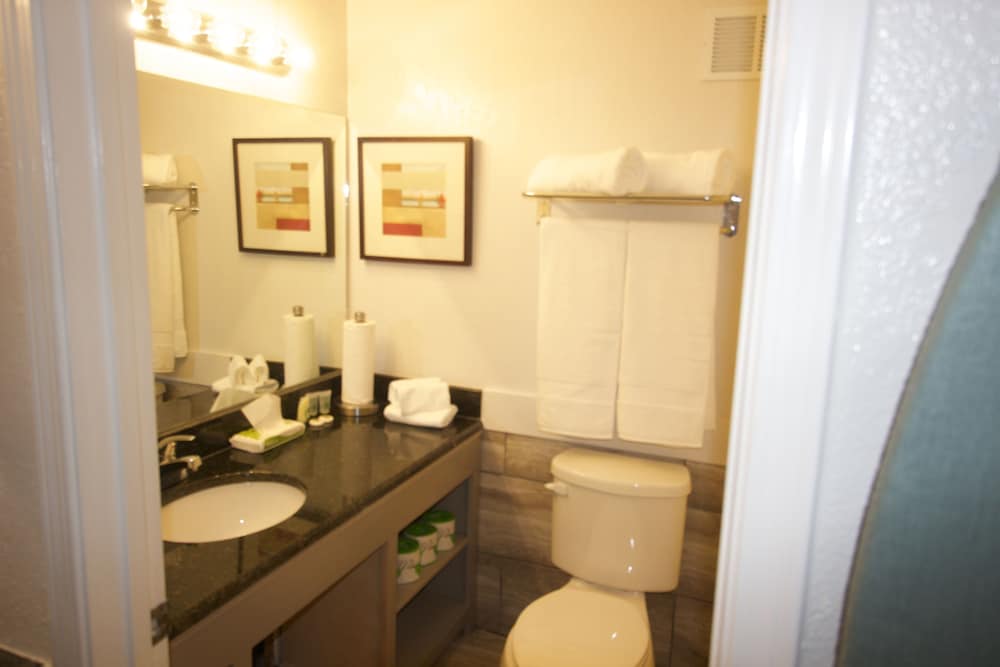 Deluxe Room, 2 Queen Beds (Interior) - Photo 3