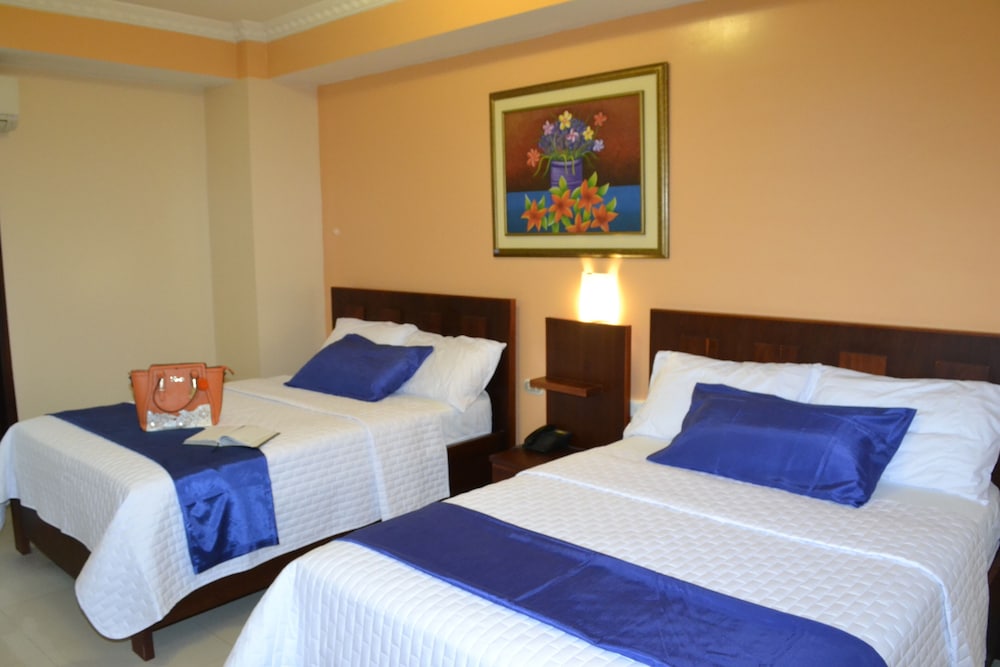 Basic Twin Room, Multiple Beds, Non Smoking, Private Bathroom photo 3