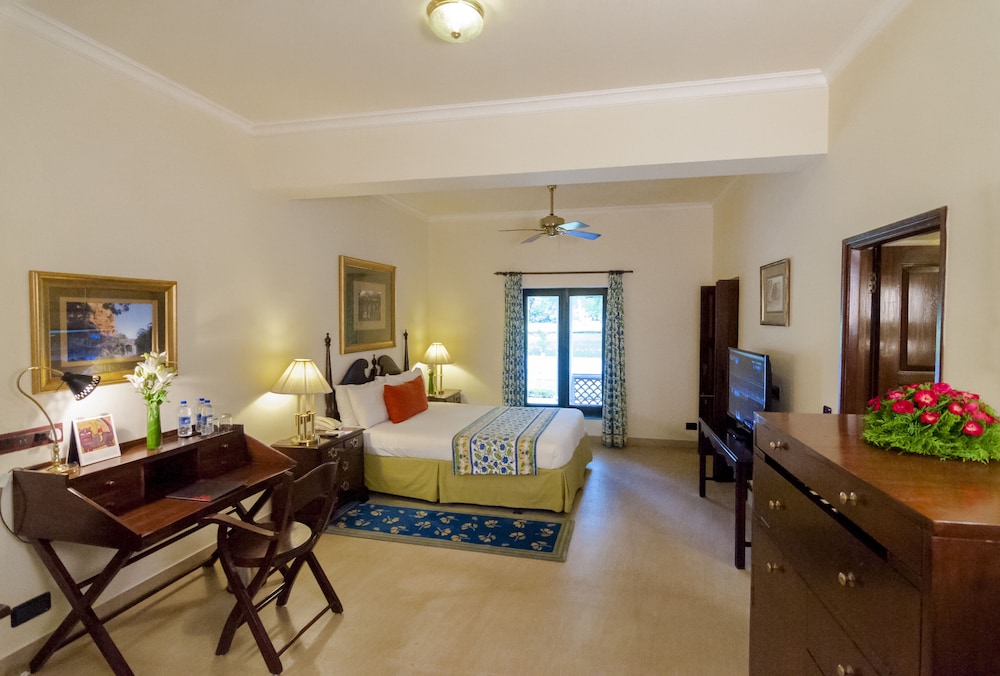 Premium Suite, 1 Double Bed, Garden View photo 2