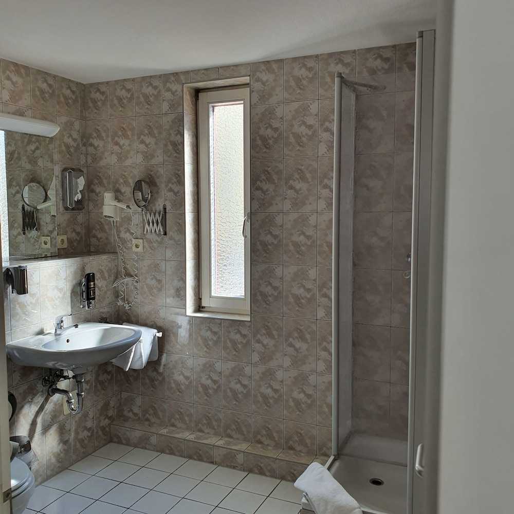Standard Double Room - Photo 3