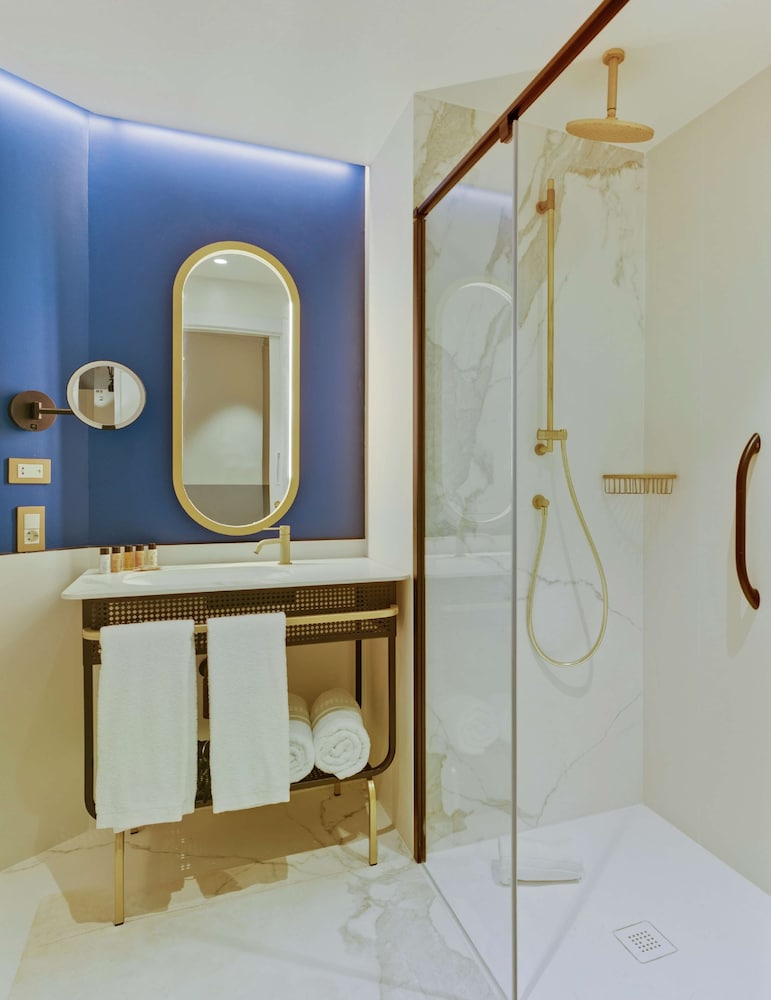 Double Room, City View (Clara)