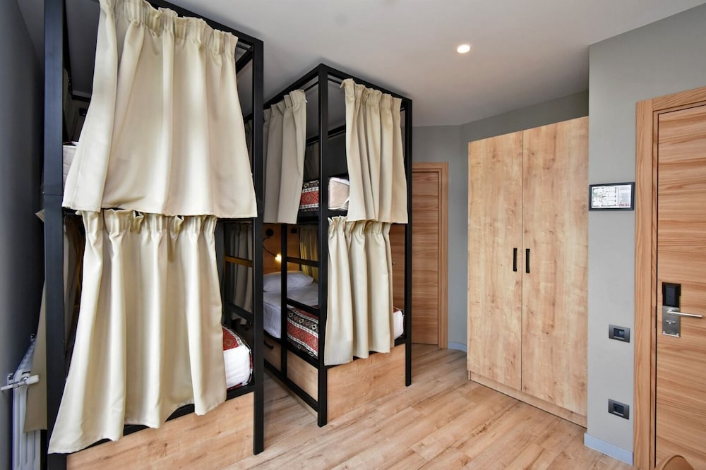 Economy Quadruple Room