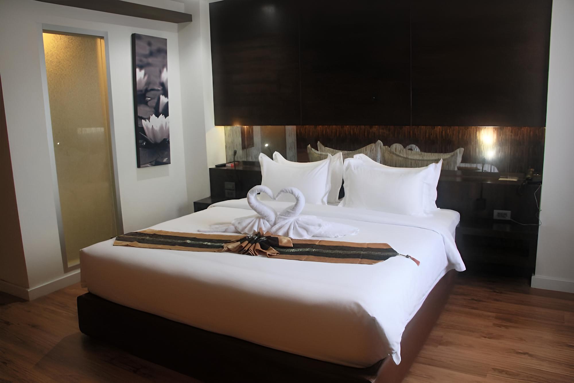 Superior Suite, 1 King Bed photo 2
