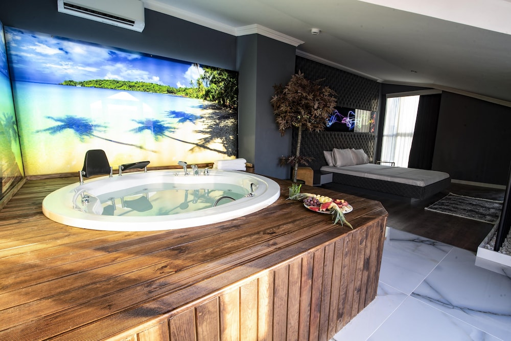 Elite Room