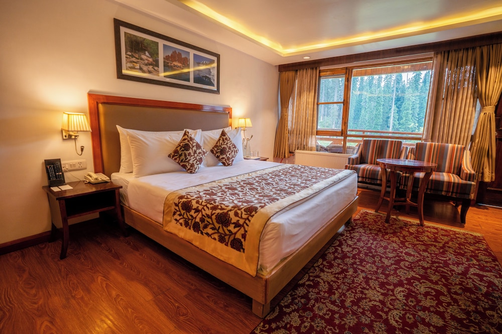 Deluxe room with Balcony- Pine View - Photo 3