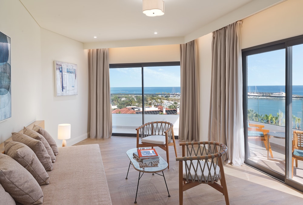 Signature One Bedroom Sea view Suite - Photo 1