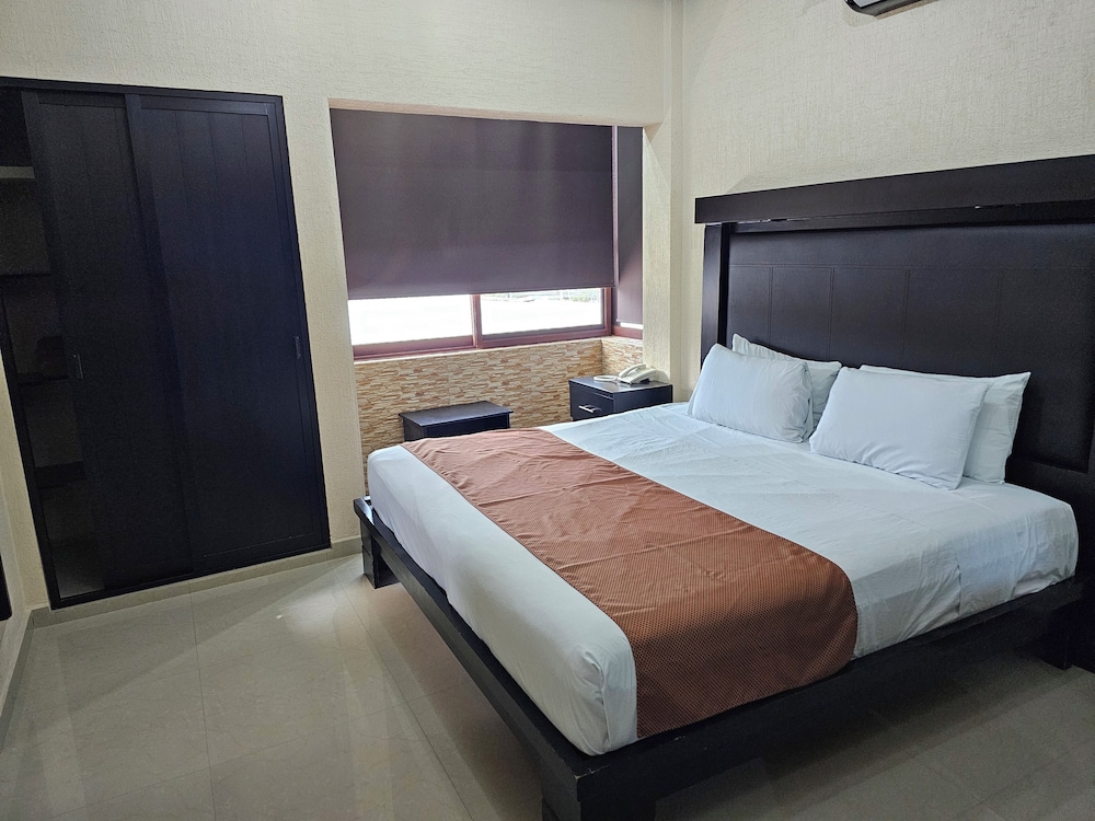 Deluxe Room, Accessible, Non Smoking photo 1