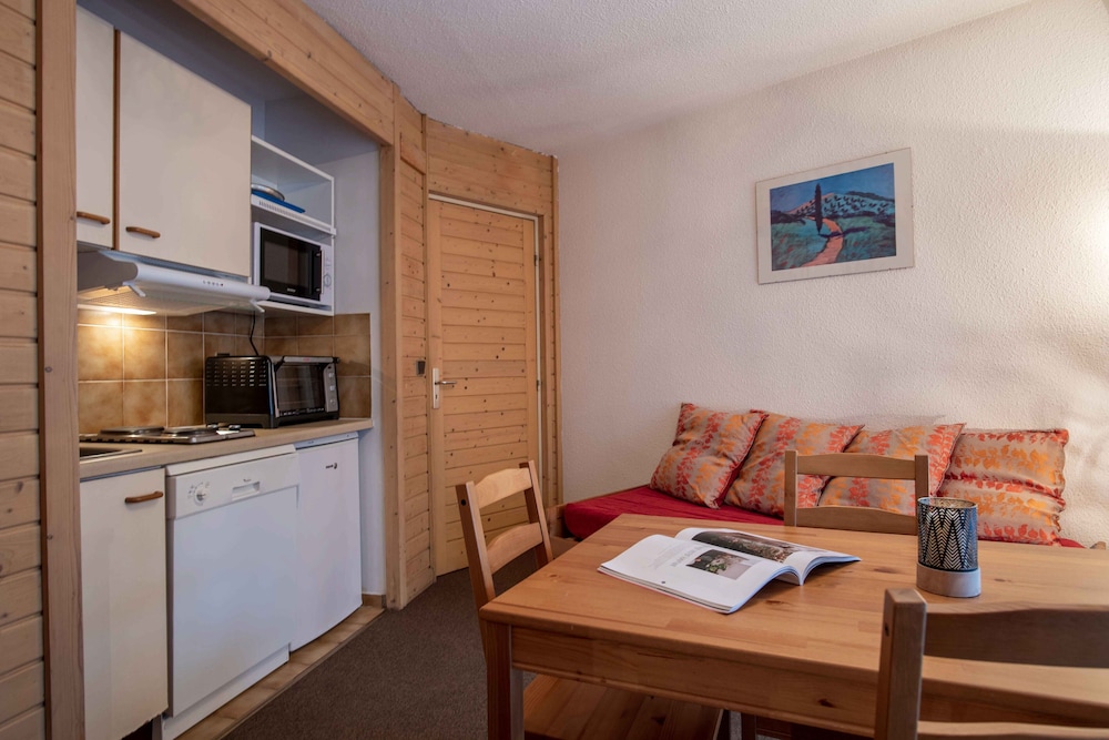 Standard Apartment, Multiple Beds, Balcony, Park View photo 3