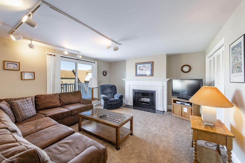 Condo, 2 Bedrooms