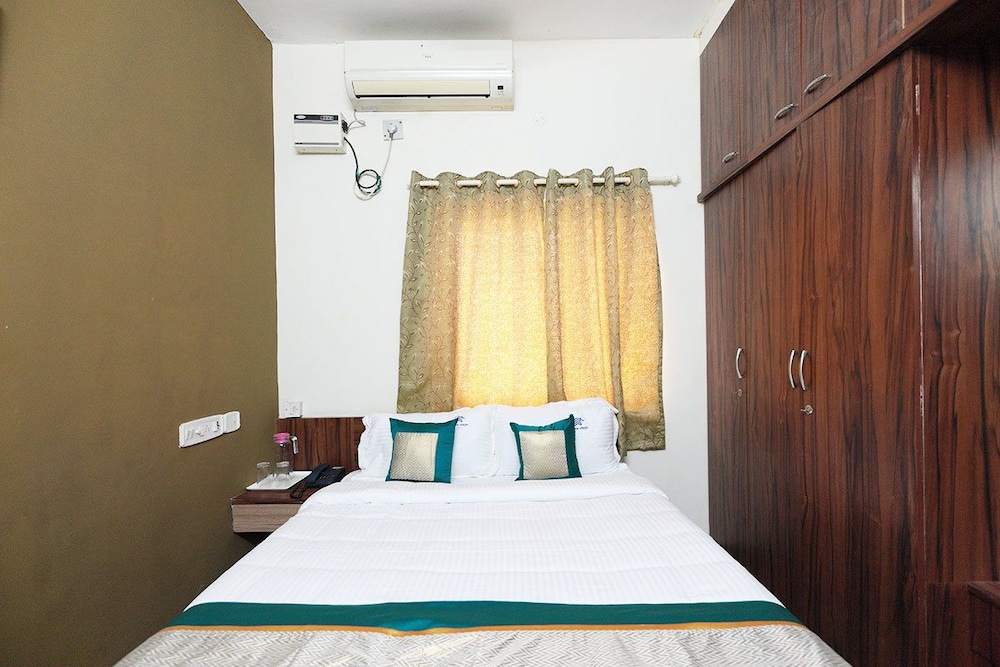 Standard Double Room, 1 King Bed photo 2