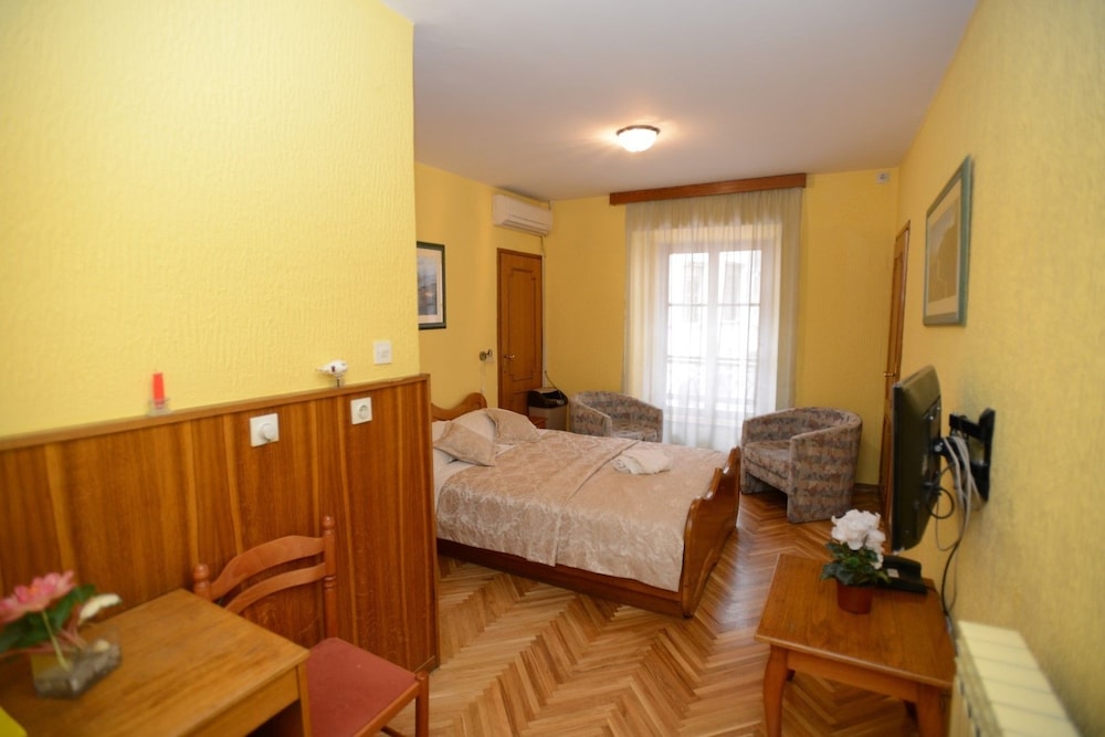 Basic Single Room