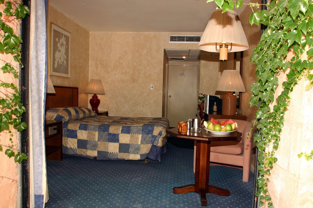 Standard Double or Twin Room - Photo 2