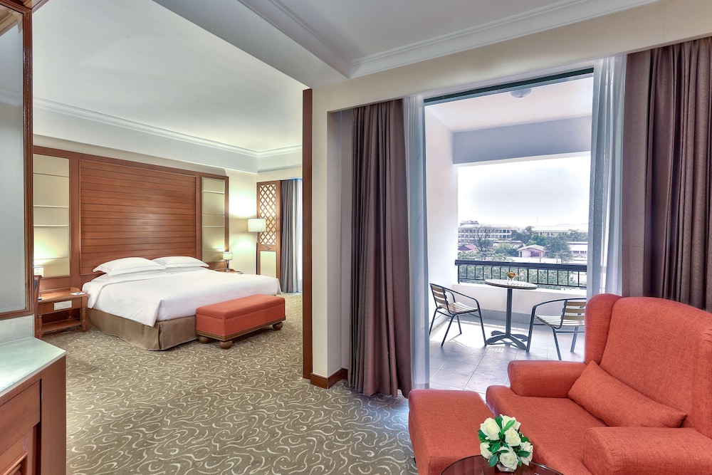 Executive Room, 1 King Bed, Balcony