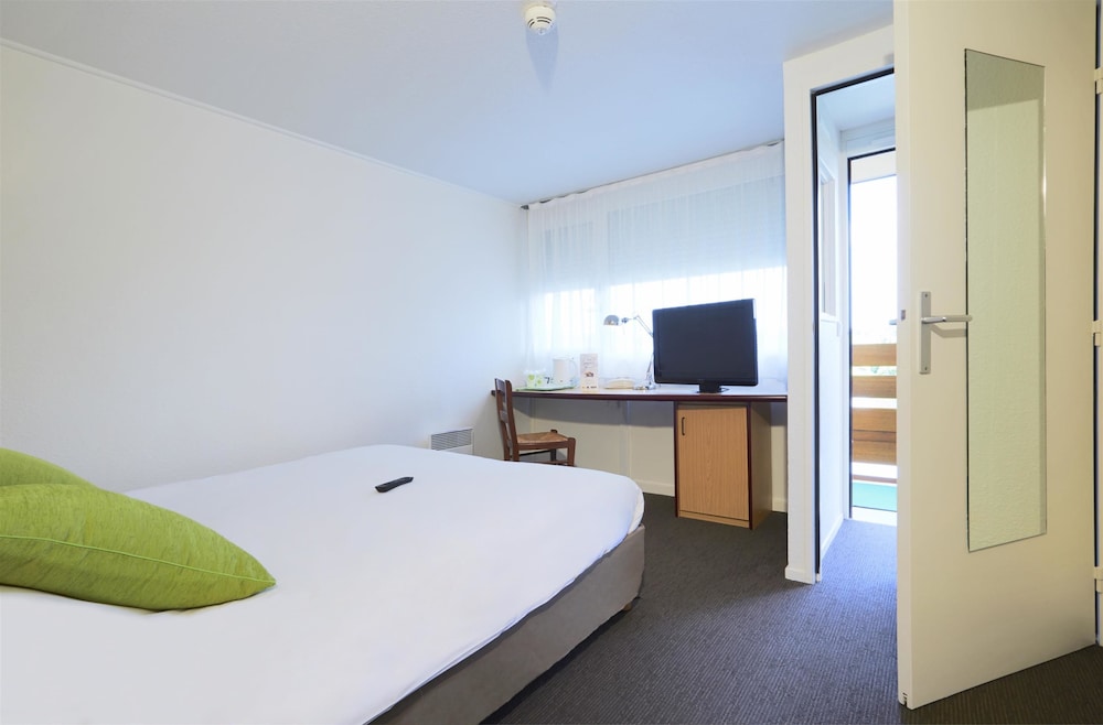 Standard Room, 2 Twin Beds photo 3